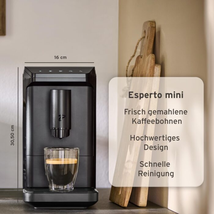 Tchibo Kaffeevollautomat Esperto mini für Caffè Crema und Espresso, nur 16cm breit, klein und kompakt, geeignet für jede Küche, Camping, Studentenapartment, Schwarz - INKLUSIVE Kaffeeprobierset GRATIS