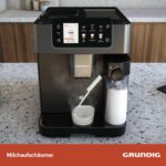 Grundig KVA 8230 Kaffeevollautomat, Kaffeemaschine, Stiftung Warentest GUT (2,5)*, 18 Kaffeespezialitäten, 13 Mahlgrade, Milchbehälter, 1350 W, 19 Bar, Zweifachdüse, Schwarz/Dunkelsilber