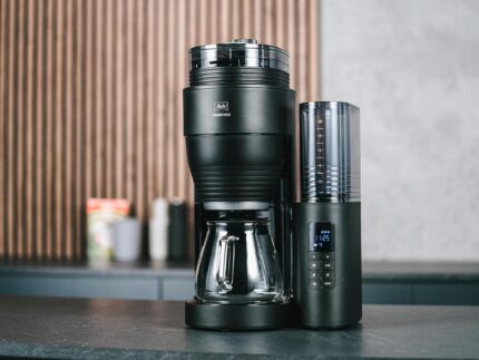 Melitta AromaFresh X – Filterkaffeemaschine mit integriertem Mahlwerk, Glaskanne und Timer-Funktion, für bis zu 10 Tassen Kaffee, in Schwarz/silber