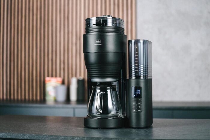Melitta AromaFresh X – Filterkaffeemaschine mit integriertem Mahlwerk, Glaskanne und Timer-Funktion, für bis zu 10 Tassen Kaffee, in Schwarz/silber